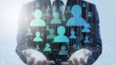 有価証券報告書記載の人的資本開示情報を調査、男性育休取得率は大幅増も女性管理職比率は微増に／日本生産性本部調べ