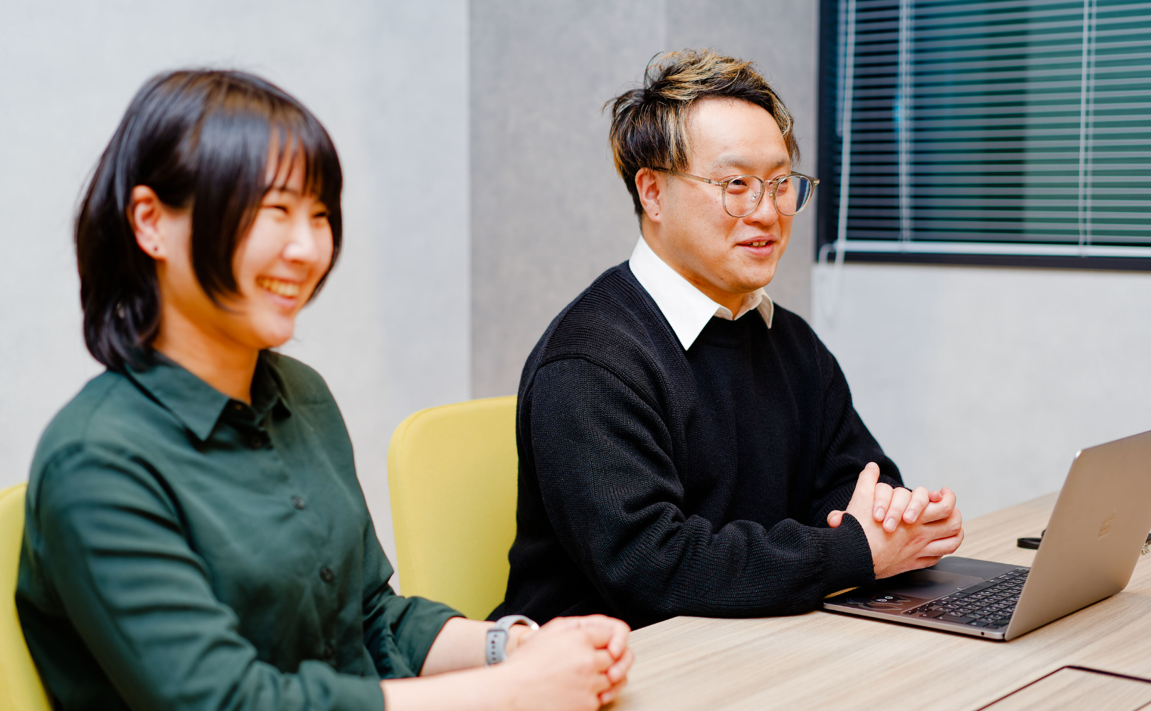 デザイナー兼ディレクターの朝比奈氏（左）と栗原氏（右）